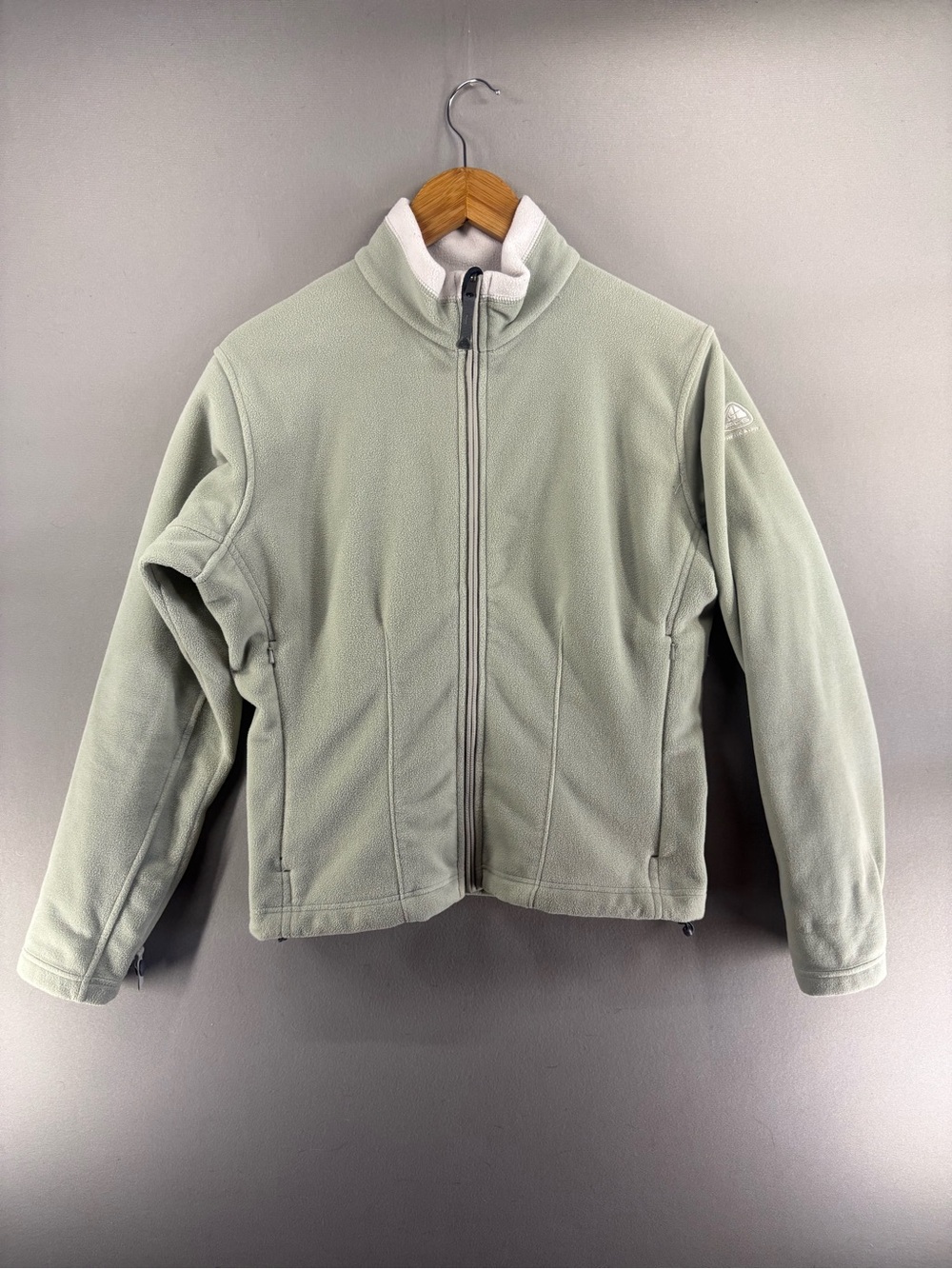 Nike ACG Thermal Layer Full Zip Women's Size Medium Gray  jacket Green